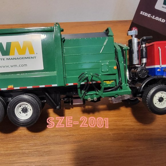 RARE First Gear Waste Management Side Load Refuse Truck 1:34 Scale DieCast Model - Picture 10 of 11